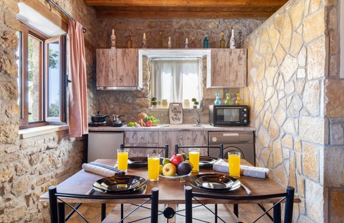 Drimonas House | Villa Lazar with Terrace, A/C & Wi-Fi