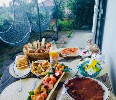 Veyrier-du-Lac House | Villa le Lac - Cottage au bord du Lac d' Annecy - chambres -