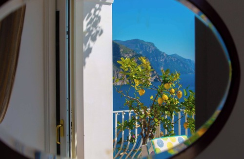 Arienzo Villa | Villa Le Sirene with Private Jacuzzi, Sea View