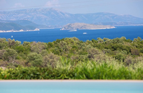 Sivota Villa | Villa Lefki – spacious (180m2) contemporary villa with XL infinity pool