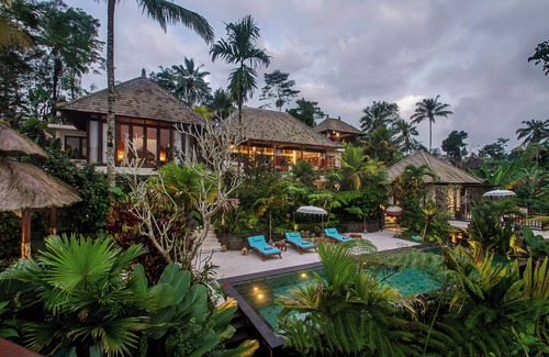 Taro Villa | Villa Lembah Damai by GenuineHost