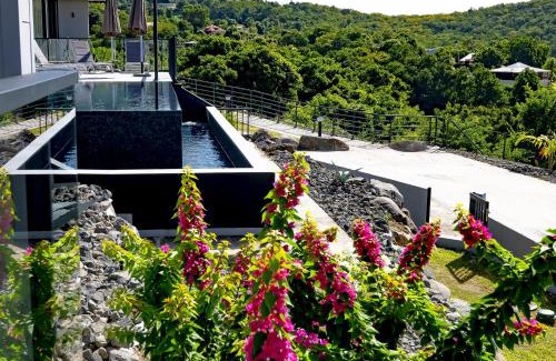 Bouillante Villa | Villa Lembah Giri Villas 5*