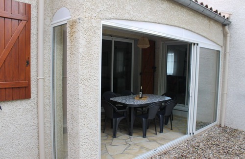 Cessenon-sur-Orb Villa | Villa Les Eucalyptus, in a quiet hamlet at the gateway to the Haut Languedoc region