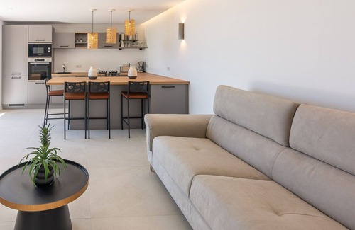 Lurin Villa | Villa Les Grenadines (4 bedrooms)