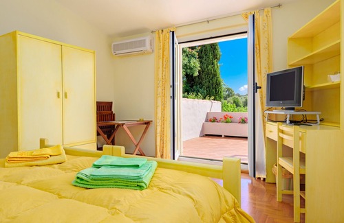 Sa Castangia Villa | Villa "Li Cuponi" with Private Terrace, 2 Balconies & Wi-Fi