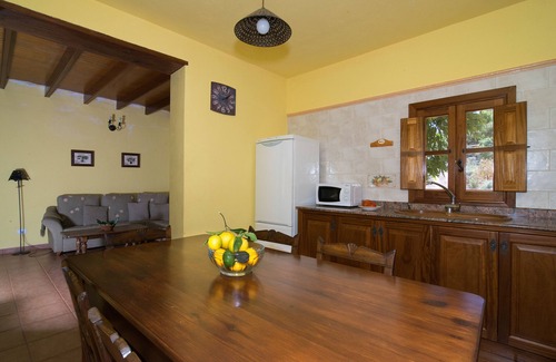 Moya House | Villa located in a beautiful valley with beautiful views