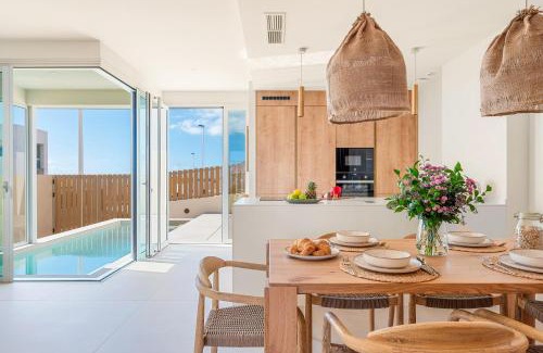 Las Eras House | Villa Los Linos - plunge pool and natural beauty