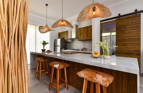 Banjartegehe Villa | Villa Lou - Luxury & Private, Beachfront Villa With Private Pool