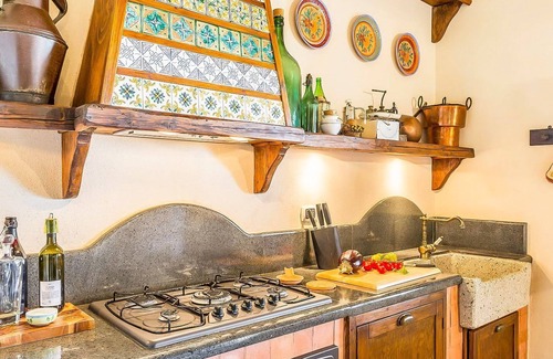 Trecastagni Villa | Villa Lovere - Three Bedroom Villa, Sleeps 6