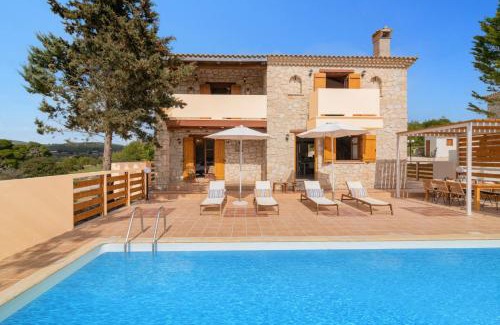 Agia Marina Villa | Villa Luciana by Villa Plus