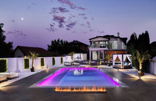 Kisela Voda Villa | Villa Lumiere