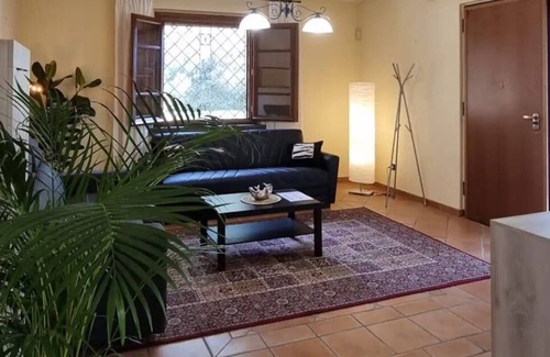Pisa Villa | Villa 'Luxury Pool and Garden' with Shared Pool, Wi-Fi and Air Conditioning