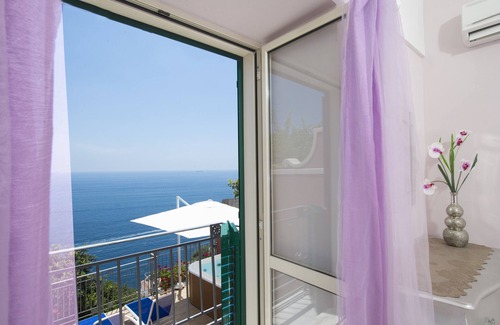 Pogerola Villa | Villa 'Luxury Soleluna Con Jacuzzi' with Sea View, Wi-Fi and Air Conditioning