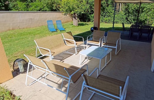 Lezan House | Villa Lyne - quiet garden, air conditioning