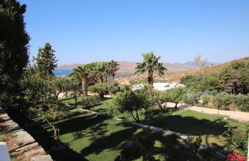 Grambia Villa | Villa Mahe Tennis Karystos island EVIA - B'Your Home