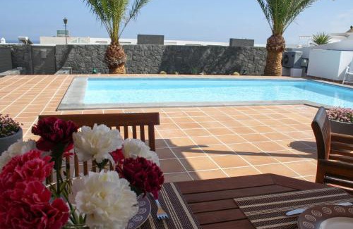 Puerto Calero Villa | VILLA MANUELA by Buenavilla