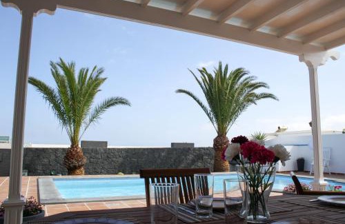 Puerto Calero Villa | VILLA MANUELA by Buenavilla