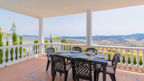 Periana House | Villa María de Periana by Ruralidays