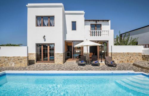 El Cuchillo Villa | Villa María