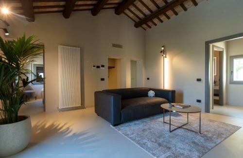 Croce Villa | Villa Maracci