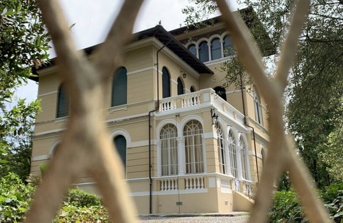 Vicopelago Villa | VILLA MARIA LUISA - BEAUTIFUL LIBERTY VILLA surrounded by greenery