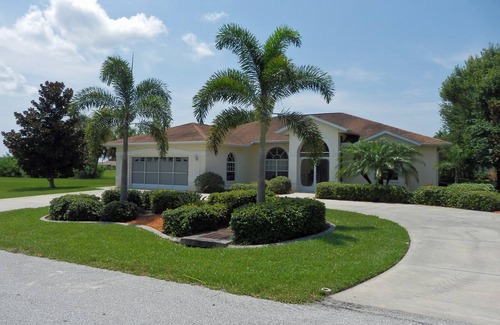 White Marsh Villa | VILLA MARIA - WATERFRONT, SPECTACULAR 3BDRM, 3.5 BATHS, 2 MASTER SUITES AND MORE