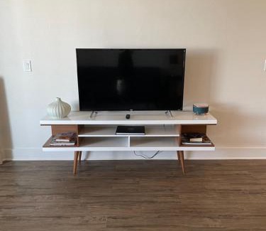 Marina del Rey Apartment | Villa Marina - AMAZING Modern, Spacious, Stylish 2 Master Suites in CENTRAL Marina Del Rey