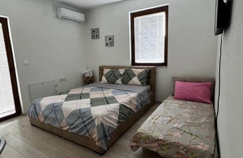 Elshani Apartment | Villa Marina