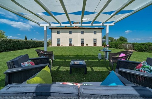 Le Piazze Villa | Villa Meraviglia - private villa ideal for large groups