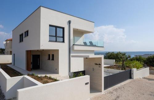 Maslenica Villa | Villa Mia with Heated Pool