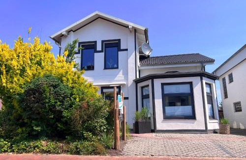 Busum Apartment | Villa Mila EG - by Mila FerienARPartments - Büsum Hafen, eigener Parkplatz, Terrasse