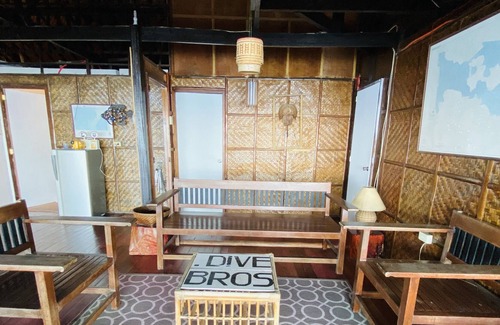 Mabini House | Villa Milagros Dive Inn Anilao Main House - BEACHFRONT