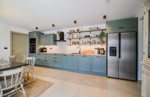 Zabrezani Villa | Villa Mint with Pool