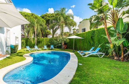 Calahonda Villa | Villa Moongate