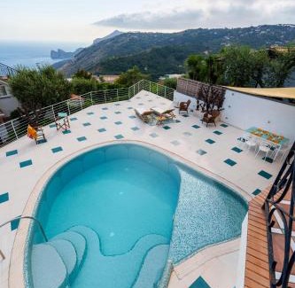 Sant'Agata sui Due Golfi Villa | Villa MyHeart