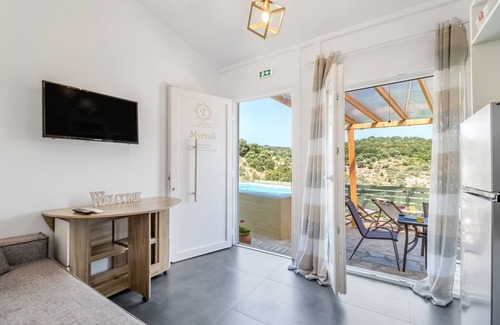 Katomerion Villa | Villa "Μyrtali" with Sea View, 2 Private Terraces & Wi-Fi