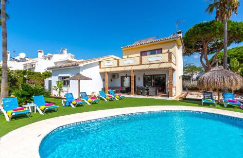 Calahonda Villa | Villa Namaste by Villa Plus