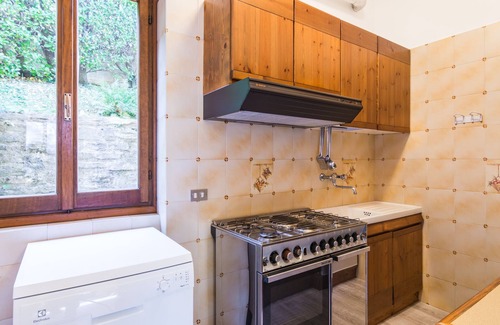 Limonta House | Villa near Bellagio, with stunning lake view, garden and private parking