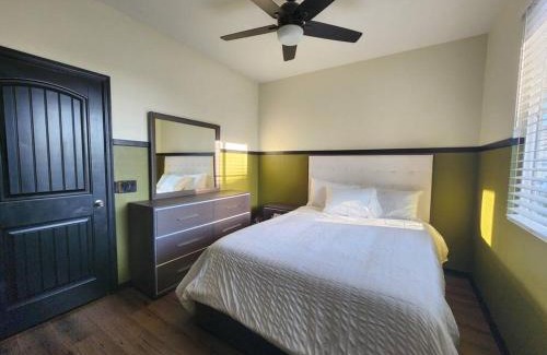 Riverside House | Villa near downtown Riverside