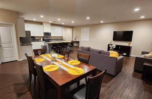 Riverside House | Villa near downtown Riverside