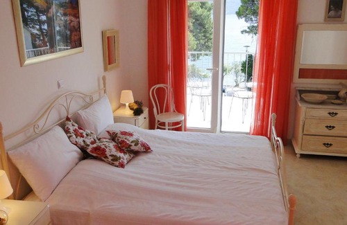 Cove Tri Zala (Zrnovo) Villa | Villa Nelly