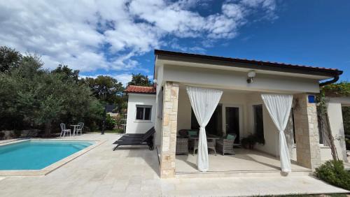 Municipality of Omisalj Villa | Villa Nevera