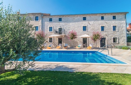 Kringa Villa | Villa Neza - Nine Bedroom Villa, Sleeps 20