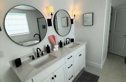 Terra Lago House | Villa Novello Modern 4BR w/Pool, Spa, Pickleball & Game Loft