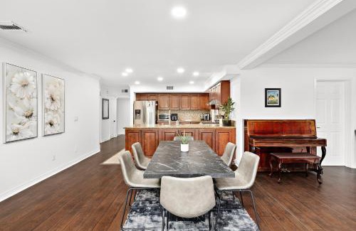 Agua Dulce Villa | Villa Oasis: Unrivaled Views & Endless Space