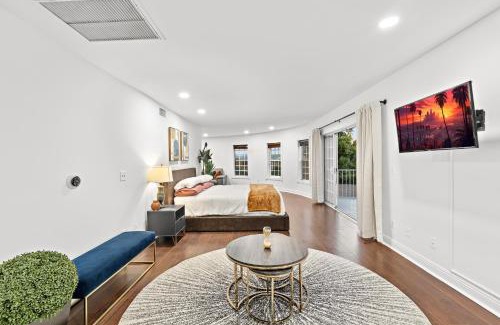 Agua Dulce Villa | Villa Oasis: Unrivaled Views & Endless Space