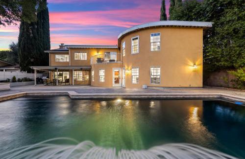 Agua Dulce Villa | Villa Oasis: Unrivaled Views & Endless Space