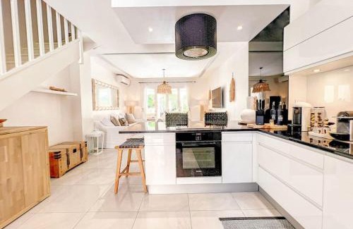 Orient Bay House | Villa Oh La La, 250m from the beach, 2 bedrooms
