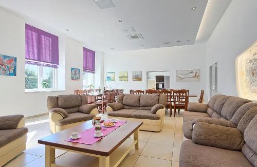 Tinjan Villa | Villa Old School House by Interhome