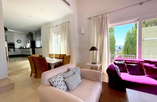 Benalup-Casas Vieja House | Villa Oleandro with Mountain Views, Pool, Garden and Wi-Fi